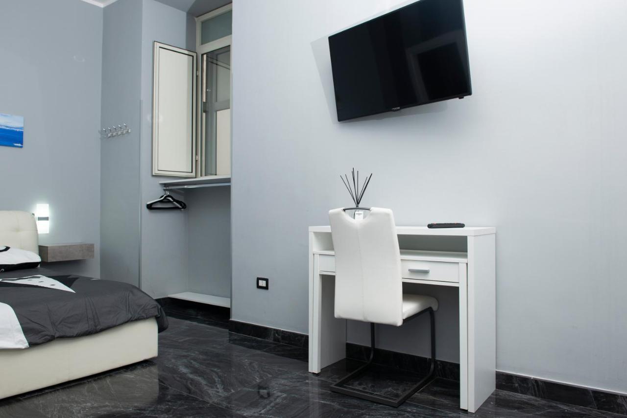 Royal Rooms Station Napoli Esterno foto